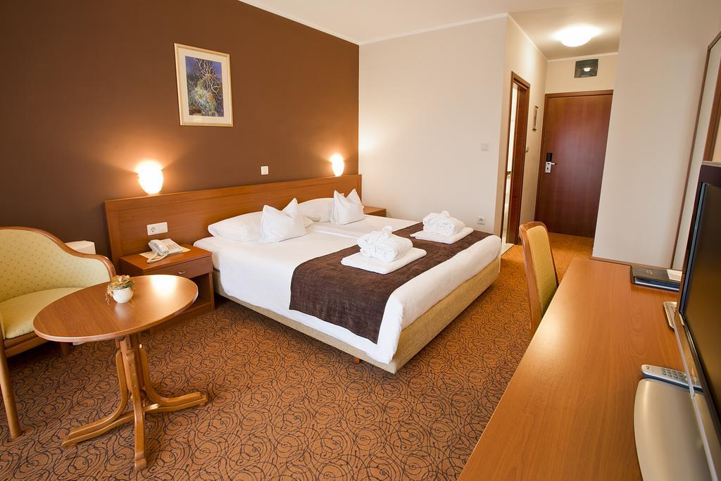 Spa&Wellness Hotel Pinia Malinska Camera foto