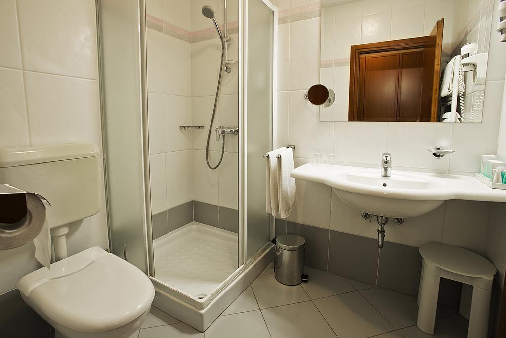 Spa&Wellness Hotel Pinia Malinska Camera foto