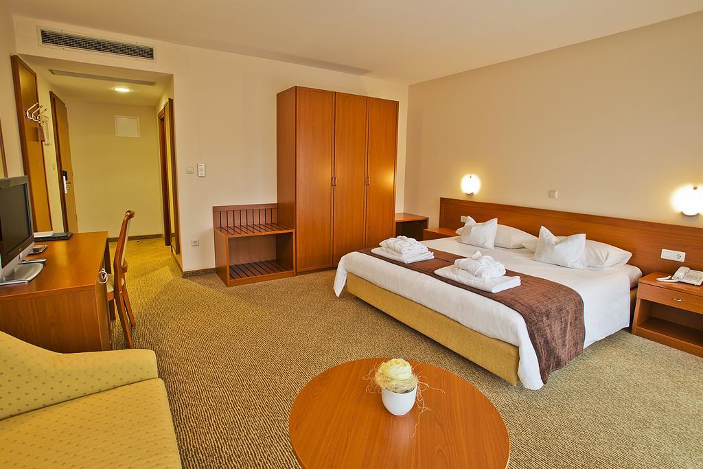 Spa&Wellness Hotel Pinia Malinska Camera foto
